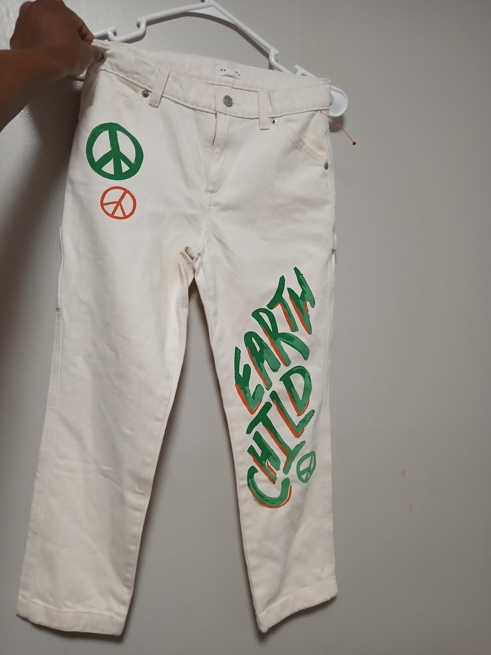 PacSun White Jeans with Green & Orange Peace Graphics